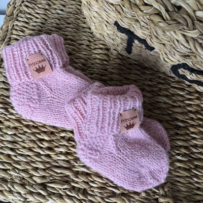 Vilnonės kojinytės naujagimiui "PRINCESĖ" | ROŽINĖS